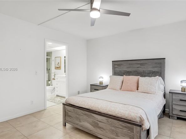 100 SW 130th Ter 204C, Pembroke Pines FL 33027