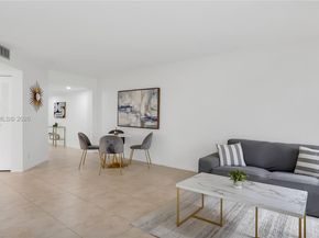 100 SW 130th Ter 204C, Pembroke Pines FL 33027