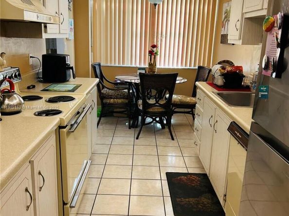 1200 Saint Charles Pl 311, Pembroke Pines FL 33026