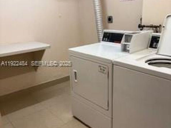 2101 Atlantic Shores Blvd 412, Hallandale Beach FL 33009