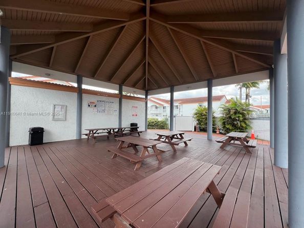 15355 SW 76th Ter 205, Miami FL 33193