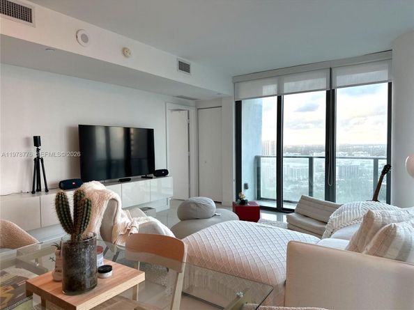 650 NE 32nd St 2108, Miami FL 33137