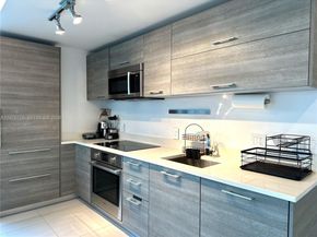 650 NE 32nd St 2108, Miami FL 33137