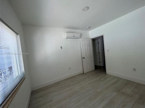 242 NE 55th Ter, Miami FL 33137