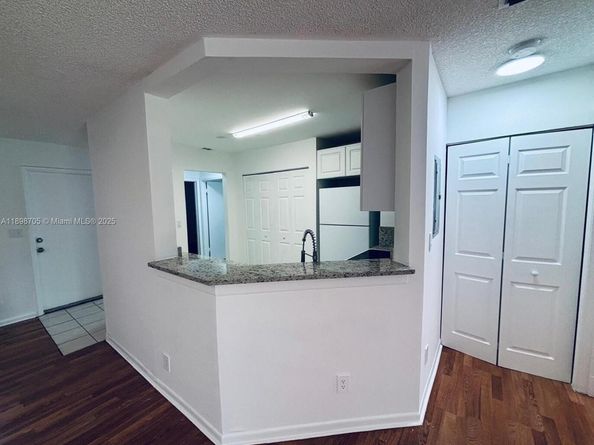 3453 NW 44th St 105, Oakland Park FL 33309
