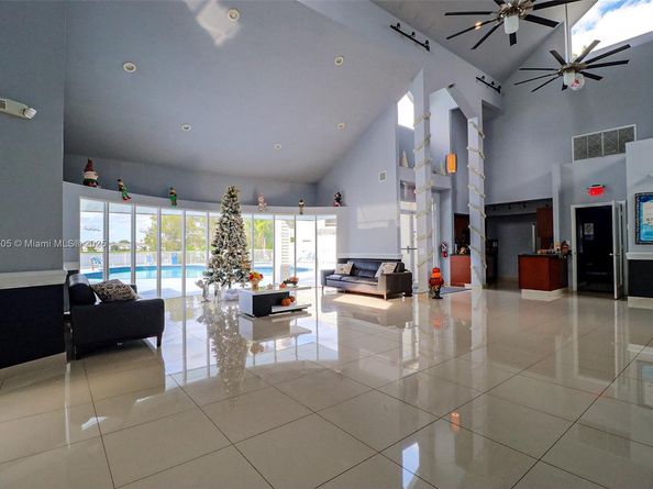 3453 NW 44th St 105, Oakland Park FL 33309