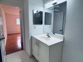 3453 NW 44th St 105, Oakland Park FL 33309