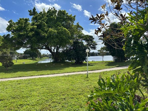 3453 NW 44th St 105, Oakland Park FL 33309