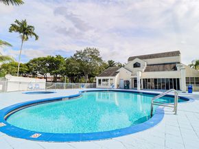 3453 NW 44th St 105, Oakland Park FL 33309