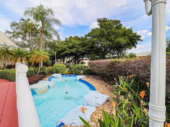 3453 NW 44th St 105, Oakland Park FL 33309