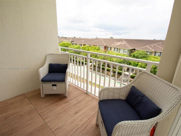 10950 NW 82nd St 405, Doral FL 33178