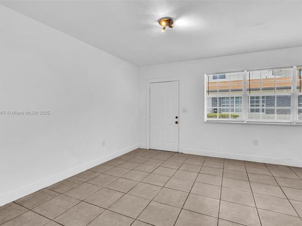 740 84th St, Miami Beach FL 33141