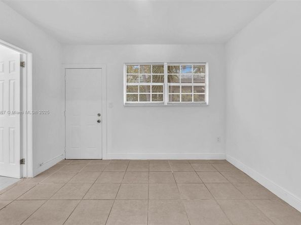 740 84th St, Miami Beach FL 33141