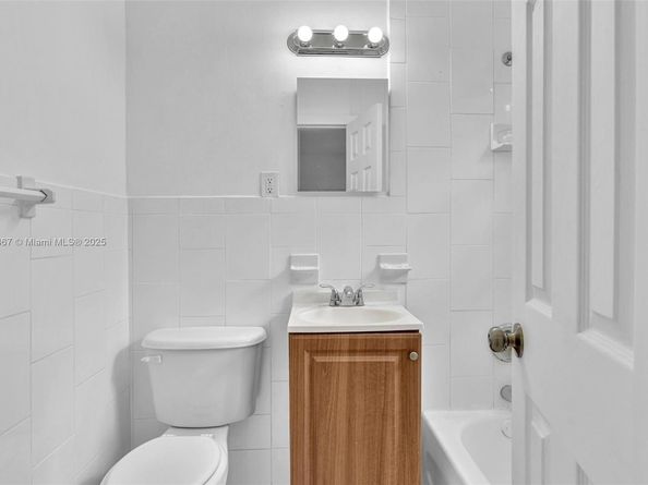 740 84th St, Miami Beach FL 33141