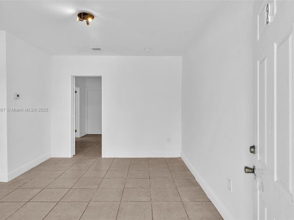 740 84th St, Miami Beach FL 33141