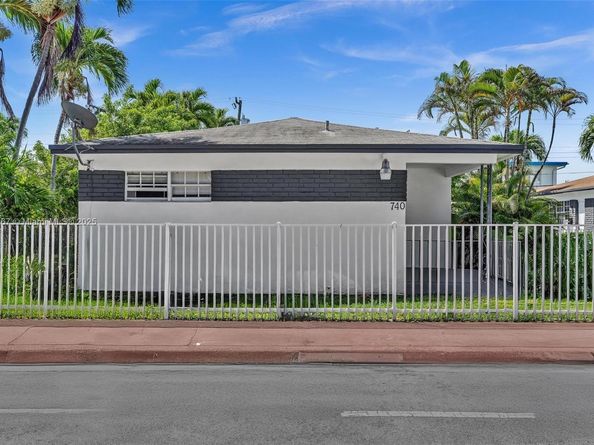 740 84th St, Miami Beach FL 33141