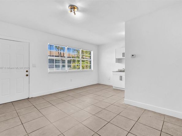 740 84th St, Miami Beach FL 33141