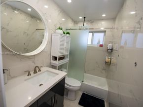 5012 Taft St, Hollywood FL 33021