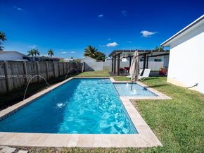 5012 Taft St, Hollywood FL 33021