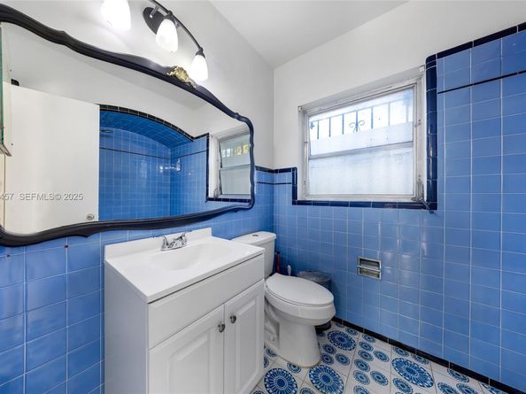 297 Eucalyptus Dr, Hialeah FL 33010