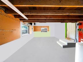 297 Eucalyptus Dr, Hialeah FL 33010