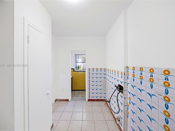 297 Eucalyptus Dr, Hialeah FL 33010