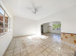 297 Eucalyptus Dr, Hialeah FL 33010