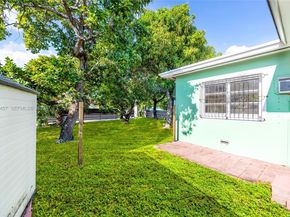 297 Eucalyptus Dr, Hialeah FL 33010