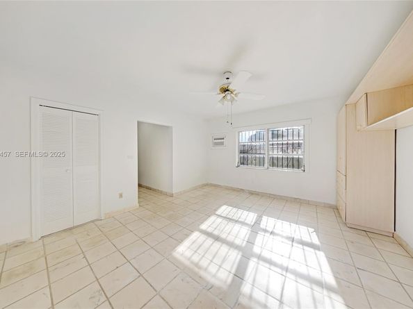 297 Eucalyptus Dr, Hialeah FL 33010