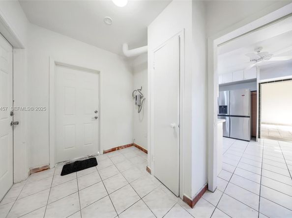 297 Eucalyptus Dr, Hialeah FL 33010