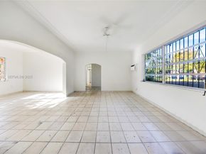 297 Eucalyptus Dr, Hialeah FL 33010