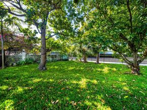 297 Eucalyptus Dr, Hialeah FL 33010