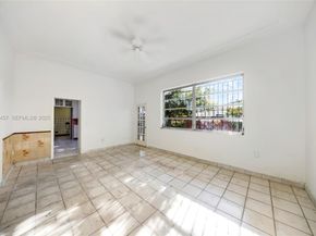 297 Eucalyptus Dr, Hialeah FL 33010