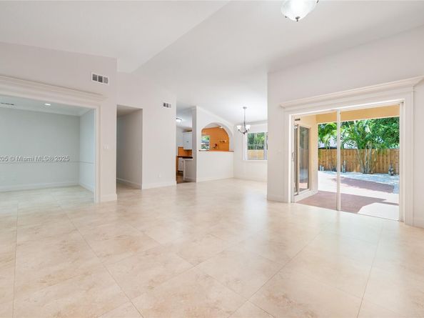 14711 SW 170th Ter, Miami FL 33187