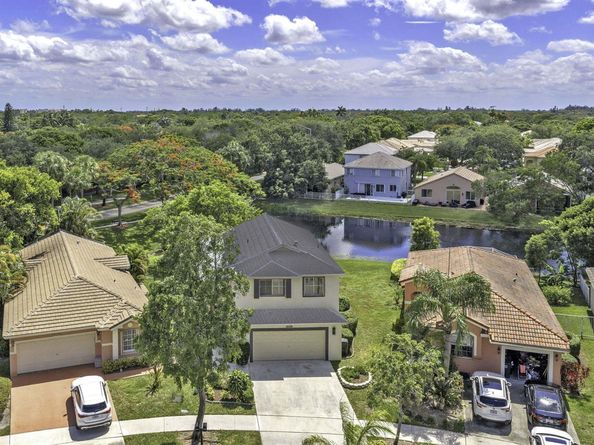 6511 Pelican Terrace, Coconut Creek FL 33073