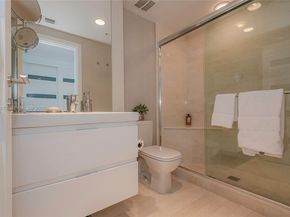 17301 Biscayne Blvd 2209, North Miami Beach FL 33160