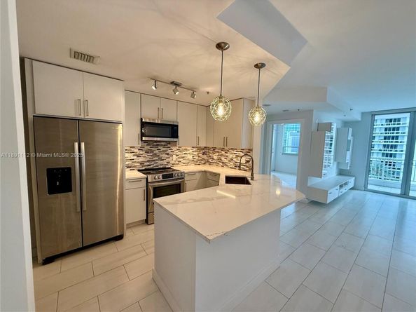 801 Brickell Key Blvd 908, Miami FL 33131