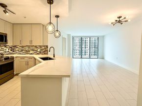 801 Brickell Key Blvd 908, Miami FL 33131