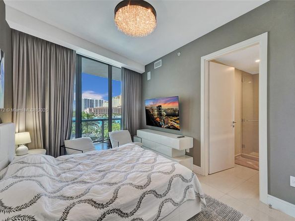 3250 NE 188th St 402, Aventura FL 33180