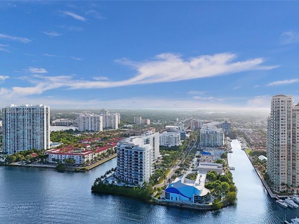 3250 NE 188th St 402, Aventura FL 33180