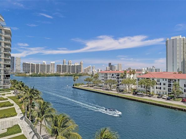 3250 NE 188th St 402, Aventura FL 33180