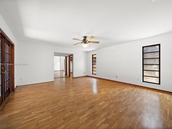 13240 N Calusa Club Dr, Miami FL 33186