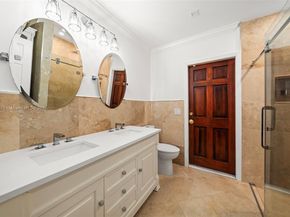 13240 N Calusa Club Dr, Miami FL 33186