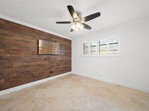 13240 N Calusa Club Dr, Miami FL 33186