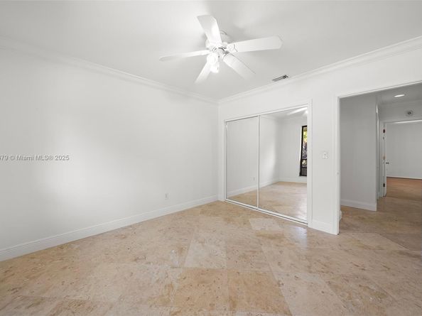 13240 N Calusa Club Dr, Miami FL 33186