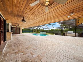 13240 N Calusa Club Dr, Miami FL 33186