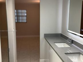 4401 NW 41st St 109, Lauderdale Lakes FL 33319