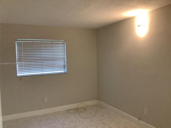 4401 NW 41st St 109, Lauderdale Lakes FL 33319