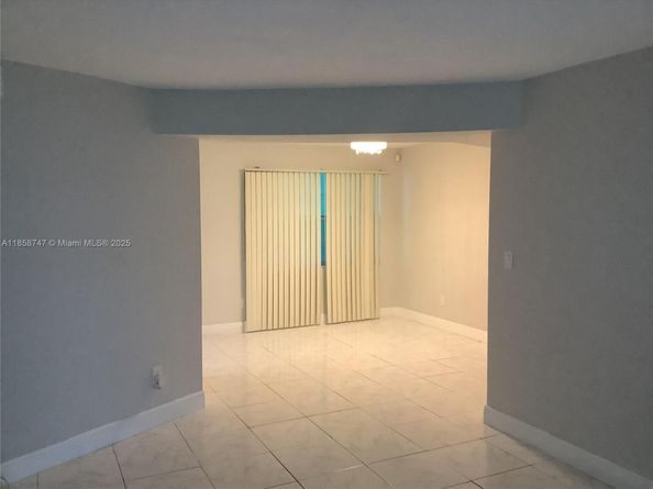 4401 NW 41st St 109, Lauderdale Lakes FL 33319