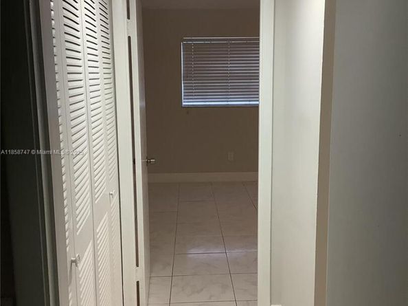 4401 NW 41st St 109, Lauderdale Lakes FL 33319